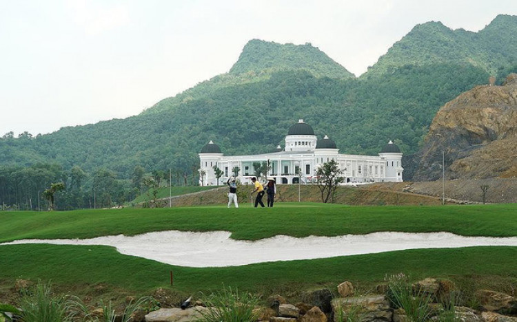Thanh tra Bộ Xây dựng quyết định xử phạt dự án sân golf Kim Bảng (Hà Nam) với quy mô "khủng" gần 200ha do xây dựng hàng loạt các hạng mục công trình không phép.